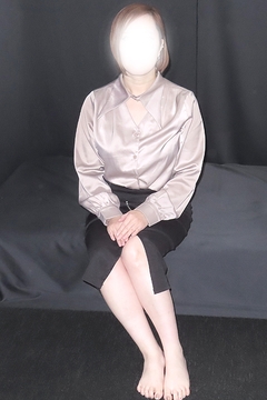 青葉 千奈津(45)